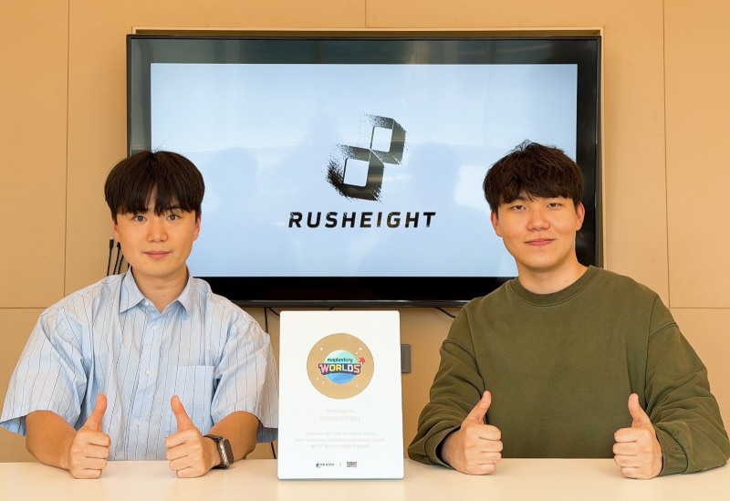 왼쪽부터 러쉬에잇 이재진, 조호성 공동대표(제공=넥슨).