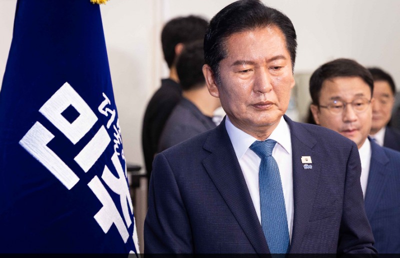 사진: 24일 당 대표직을 내려놓은 정청래 민주당 의원