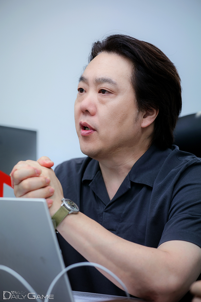 "실시간 콘텐츠의 본질은 공감과 소통에 있다"라고 강조한 위영광 본부장.