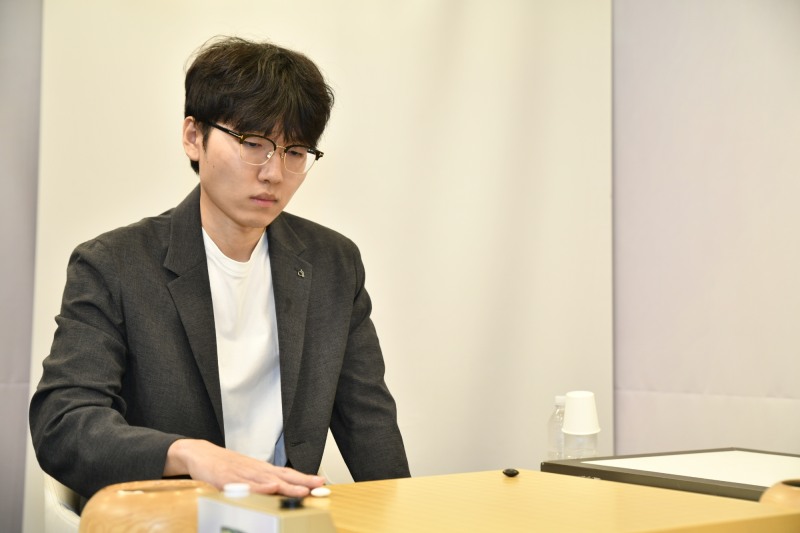신진서 9단이 쏘팔코사놀 최고기사결정전에서 6연패를 달성했다. / 사진=연합뉴스