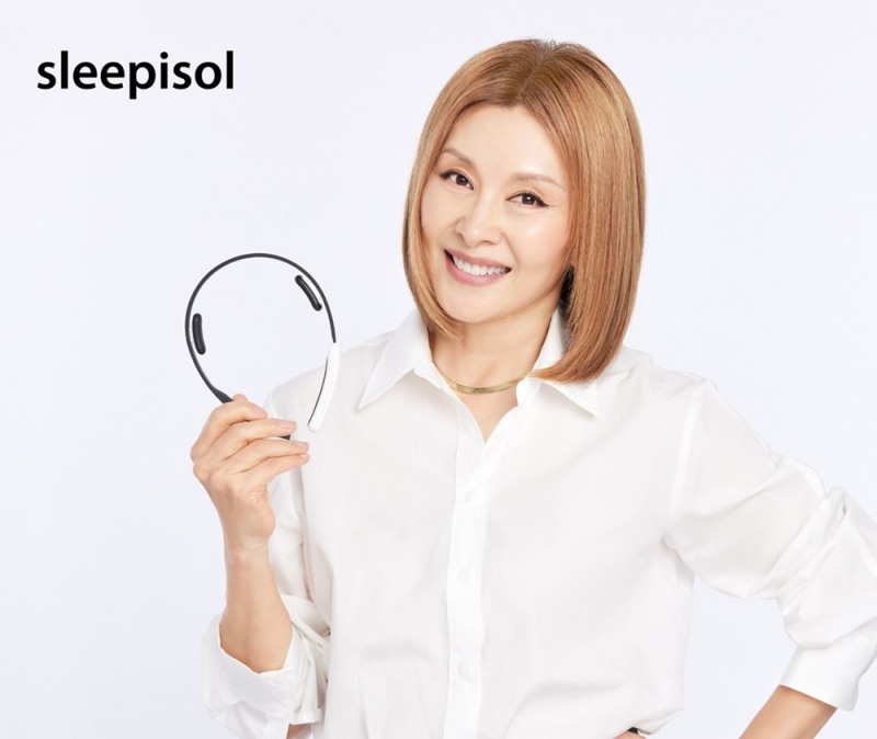 롯데홈쇼핑서 ‘슬리피솔 플러스 웰니스 밴드’ 첫 론칭 방송(전속모델 이미숙,사진제공=리솔)