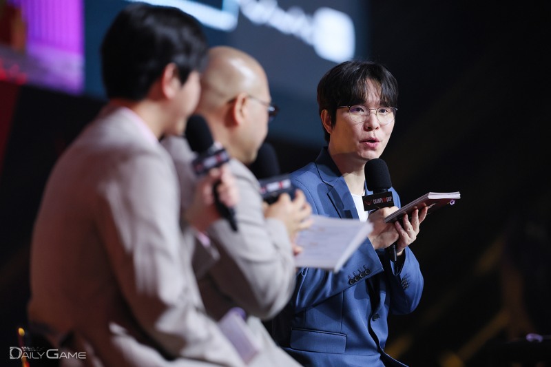 새로운 시즌의 주제는 '패러독스'로 발표됐다.