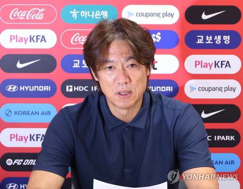 사퇴 기자회견 하는 홍명보 감독 / 사진=연합뉴스