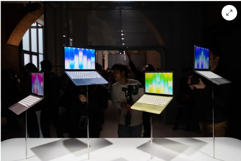 애플이 중국내 판매 기기에 중국의 CXMT와 YMTC의 반도체 부품을 구매하는 협상을 진행중이라고 블룸버그통신이 1일(현지시간) 보도했다. 사진=블룸버그통신