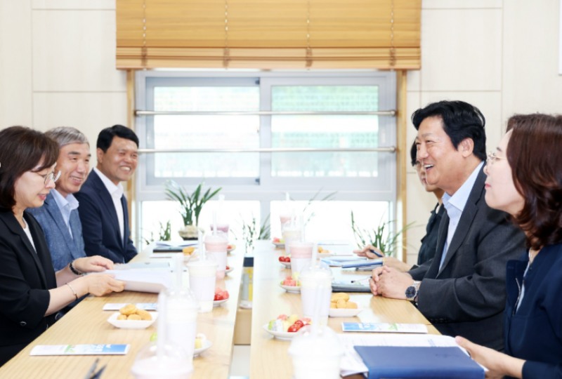 산내초등학교 방문해 교육공동체의 다양한 의견 청취