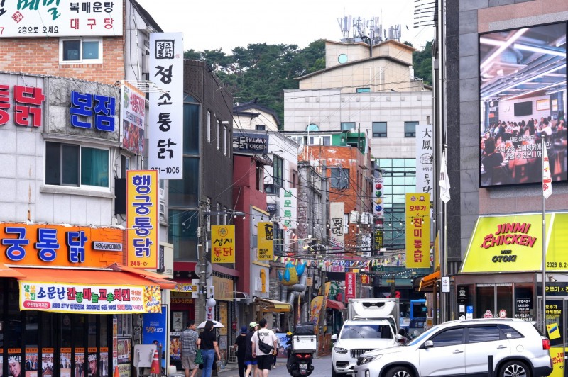 수원 통닭거리 전경./수원시