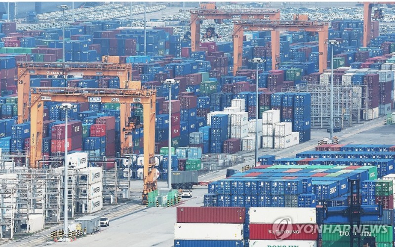 지난 5월 경상 흑자 규모가 60조원에 달해 역대 최대 흑자 규모를 기록했다고 한국은행이 8일 밝혔다. 사진=연합뉴스