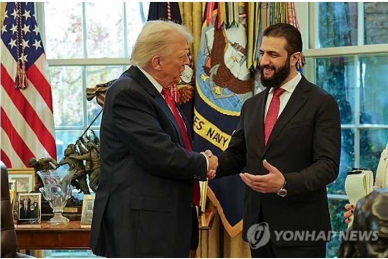 트럼프 대통령은 8일(현지시간) 이란에 대해 강경 입장을 보였지만 오후 들어 전면전은 아닐 것이라고 발언 강도를 낮췄다. 사진=AP통신, 연합뉴스
