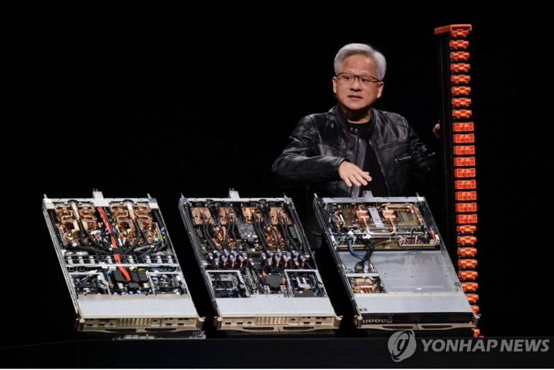 중국 정부는 엔비디아 H200칩 구매 허용을 승인해도 학습 용도로만 사용토록 제한할 것으로 알려졌다. 사진=EPA, 연합뉴스