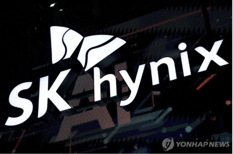 SK하이닉스 ADR 공모에 7배가 넘게 청약이 몰렸다고 블룸버그통신이 8일(현지시간) 보도했다. 사진=로이터통신, 연합뉴스