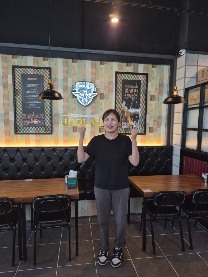 훌랄라참숯치킨이 신규매장 '훌랄라참숯치킨 용인천리점'을 오픈했다.