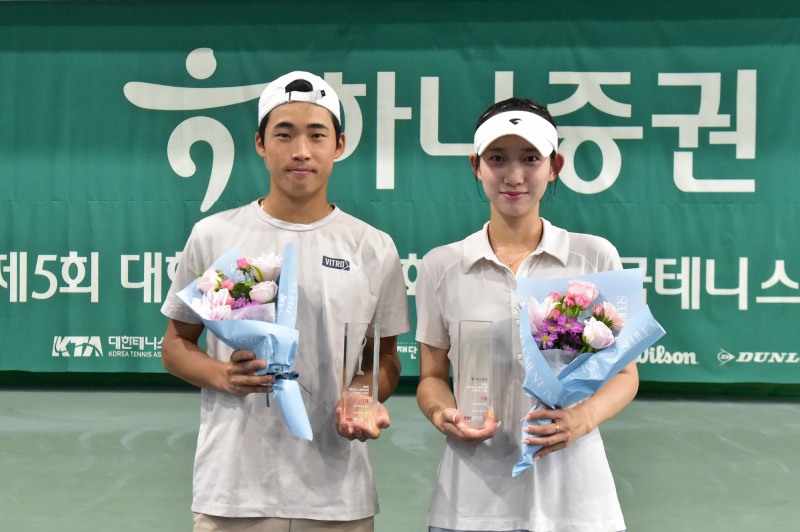 왼쪽부터 정연수(명지대), 민설아(한국체대). / 사진=연합뉴스