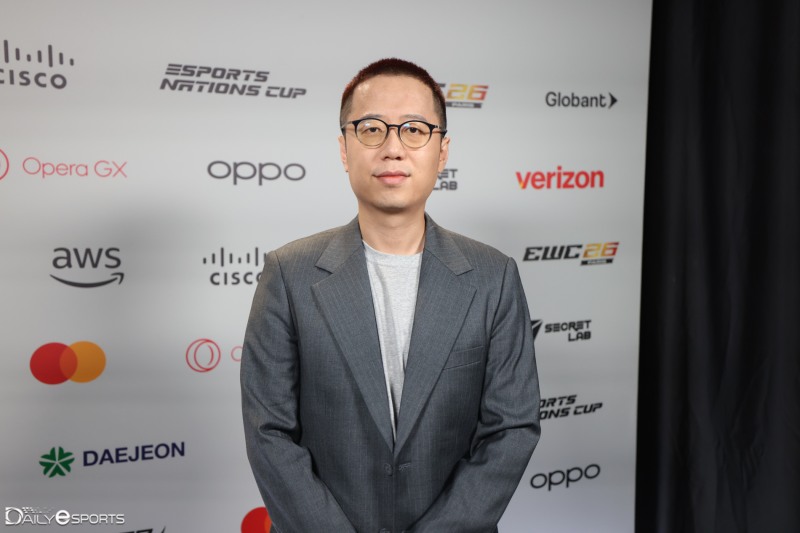 LPL 해설자 米勒.