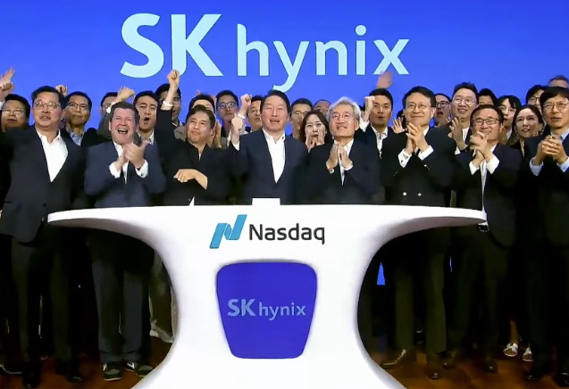(상보) SK하닉, 나스닥 거래 첫날 13% 급등 마감 '데뷔 성공'