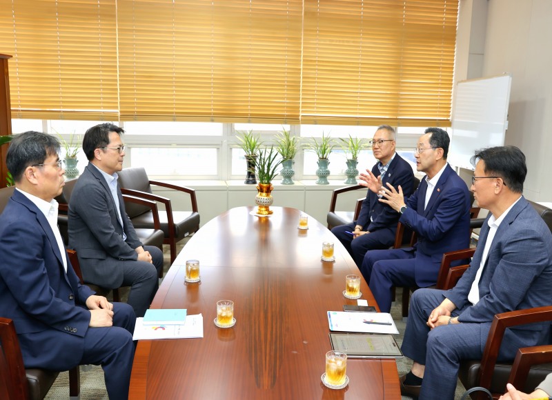 RE100산단 건의 산업부 방문 (사진제공=해남군)