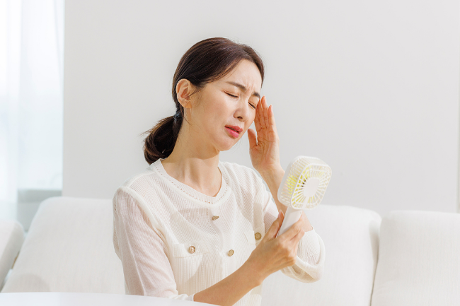 매일 챙겨 먹는 혈압약이 폭염과 만나면서 탈수와 저혈압 위험을 키울 수도 있다. <사진=클립아트코리아 제공>