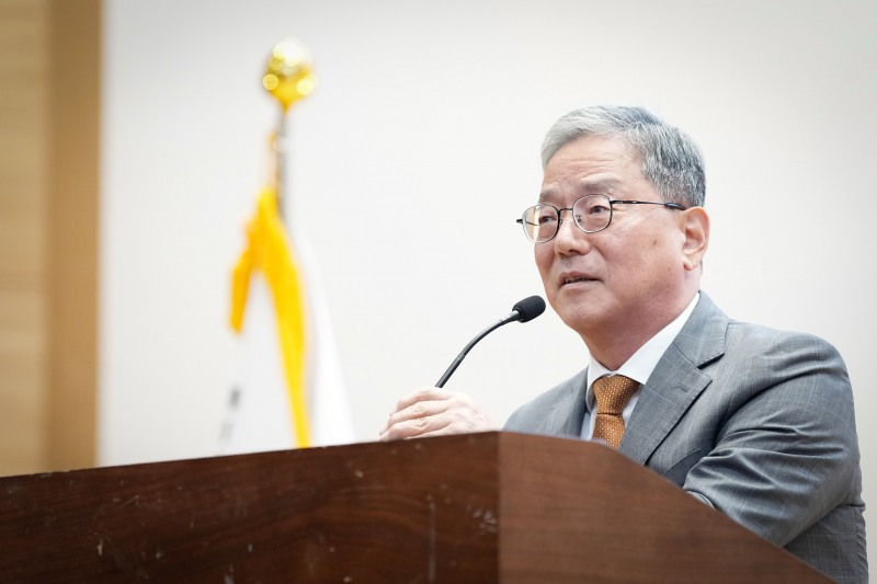 13일 국회의원회관 대회의실에서 황준기 제2부시장이 발언하고 있다./용인시