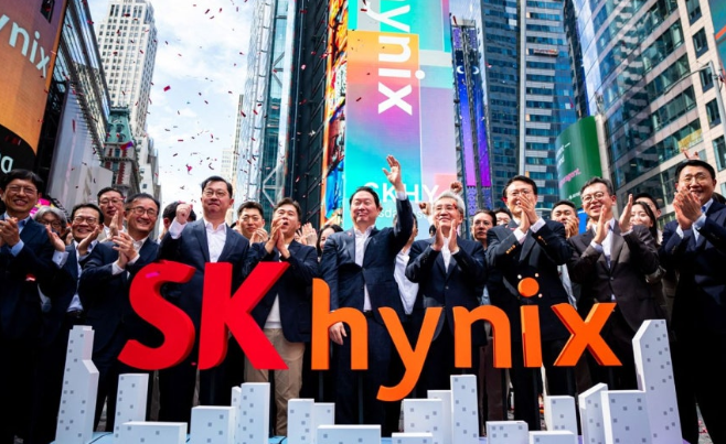 (상보) ‘상장 첫날 13% 급등’ SK하닉 ADR 9% 급락 마감