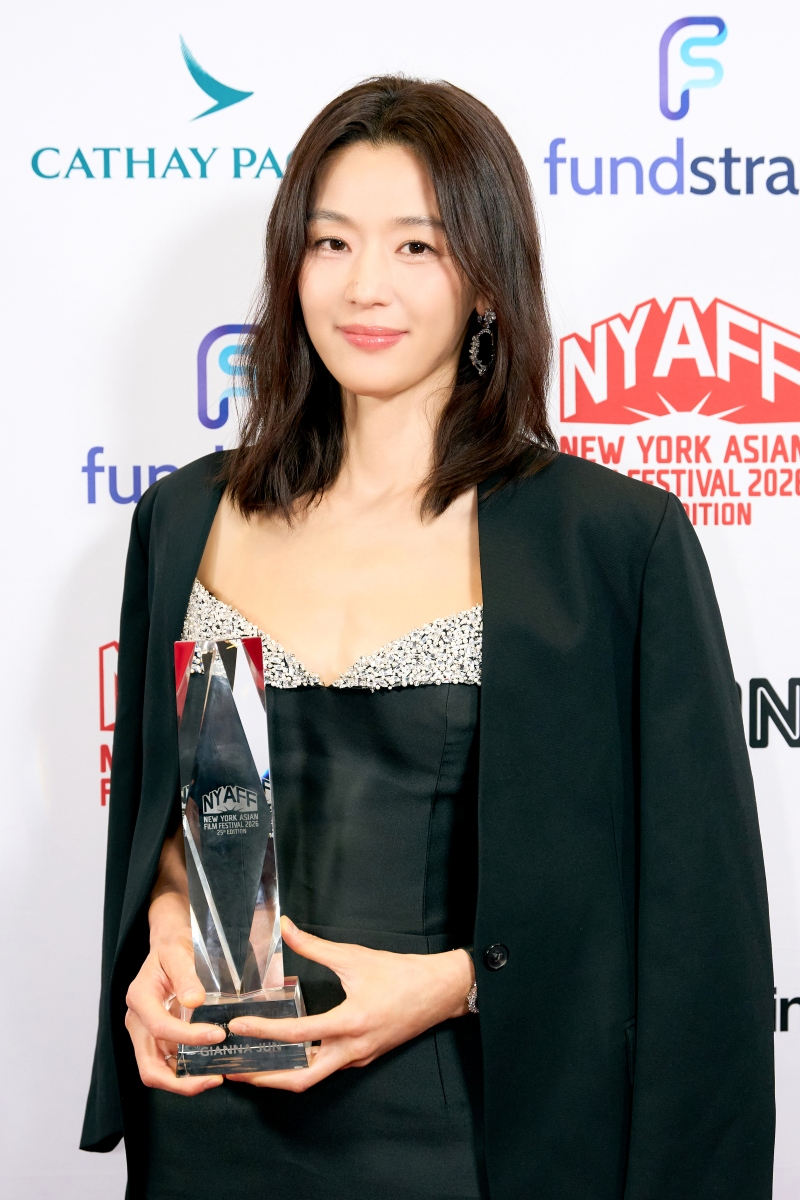 전지현, 25회 뉴욕 아시아 영화제 ‘아시아 스타상’ 수상 영예…글로벌 배우 입지 공고히