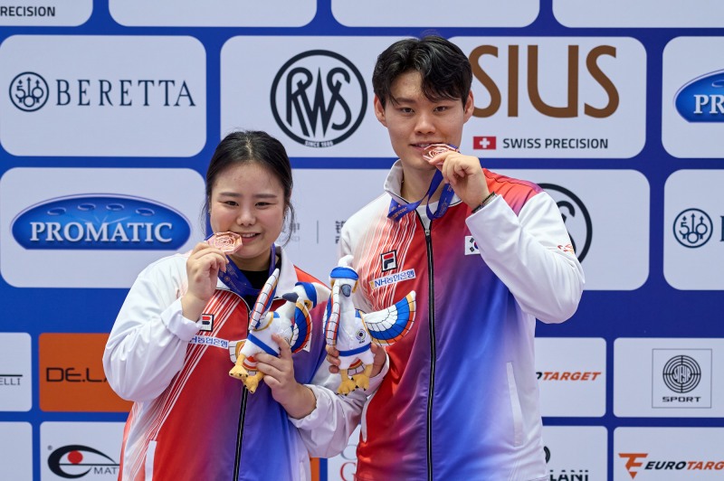 왼쪽부터 김보미(부산시청), 홍수현(강원도청). / 사진=연합뉴스