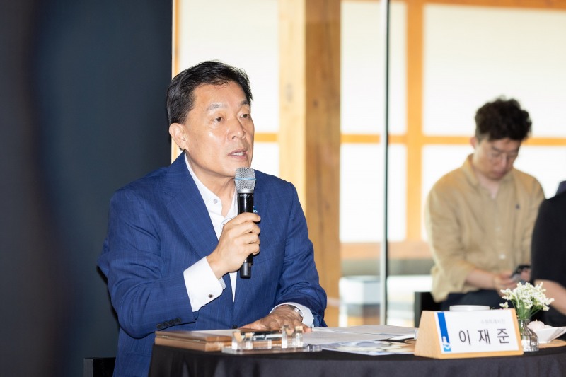 이재준 수원시장이 당정 정책간담회에서 발언하고 있다./수원시