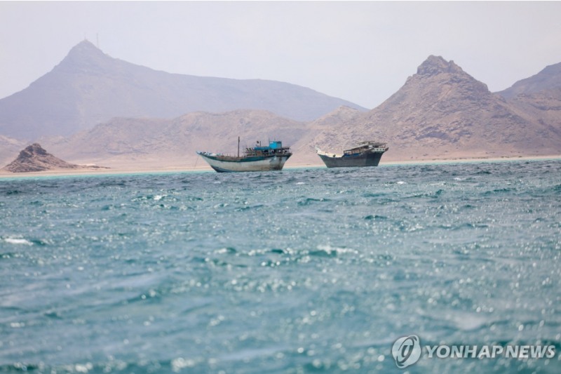골드만삭스는 23일(현지시간) 바브엘만데브 해협까지 봉쇄될 경우 4분기 브렌트유가 배럴당 120달러를 넘어설 것으로 전망했다. 사진=로이터통신, 연합뉴스