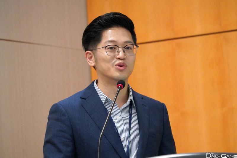 이연수 학예연구사가 국립중앙도서관의 '국가 게임 유산 아카이브' 구축 3개년 로드맵을 소개했다.
