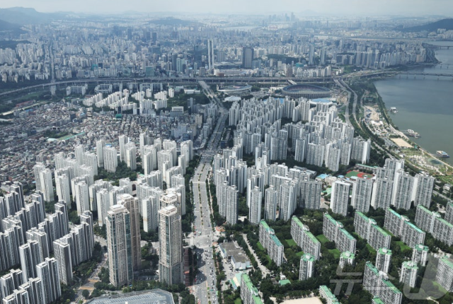 소비심리 석 달째 개선…주택가격전망 4년10개월 만에 최고