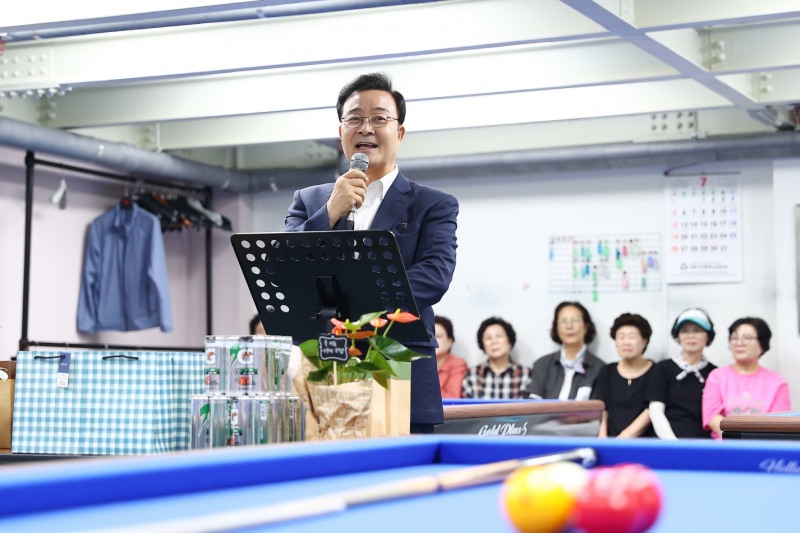 김성제 의왕시장이 28일 축사를 하고있다. /의왕시