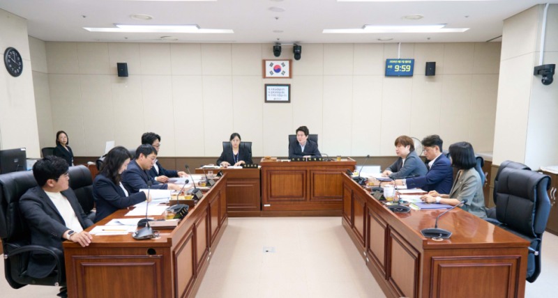 용인특례시의회,의원연구단체 운영 심의위원회 회의