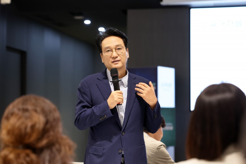 안민석 경기도교육감이 특강을 하고있다. /경기도교육청