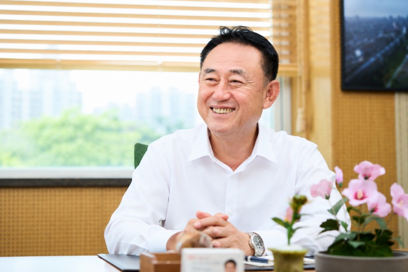 이충우 여주시장이 3일 여주의 미래는 분명히 밝다"고 말했다. /여주시