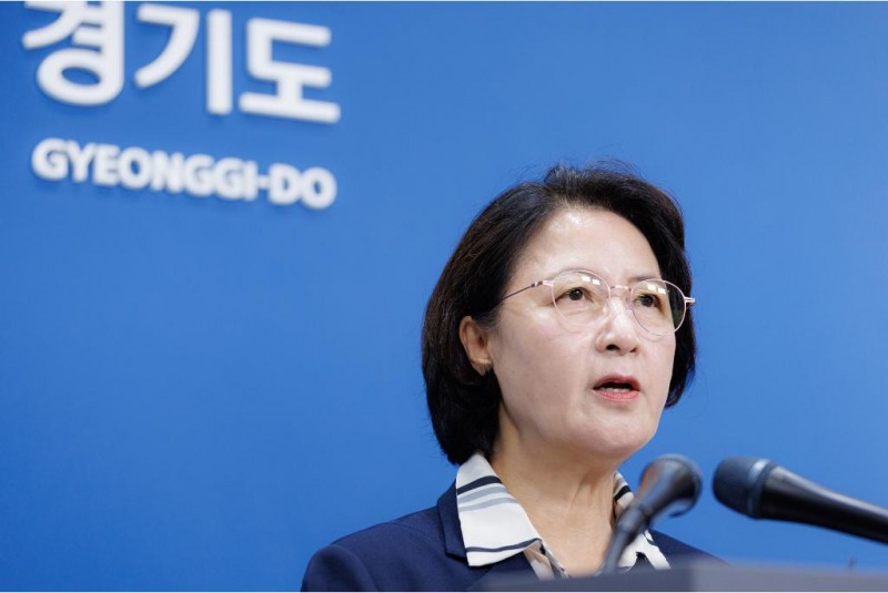 기자회견을 하고있는 추미애 경기도지사. /경기도