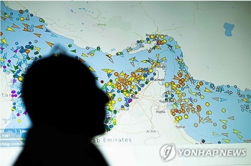 이란과 오만 양국이 5일(현지시간) 호르무츠해협 안전 항로를 위한 새 지표에 합의했다고 외무부 대변이 밝혔다. 사진=AFP, 연합뉴스