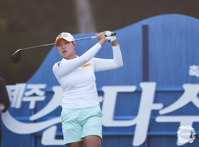 KLPGA 투어 제주삼다수 마스터스 1라운드에서 6언더파 66타를 친 박예지. /KLPGA