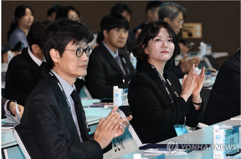최수연 네이버대표는 7일 실적발표 컨퍼런스 콜에서 엔비디아와 추진중인 AI팩토리 사업 매출이 내년 상반기부터 발생할 것으로 내다봤다. 사진=연합뉴스