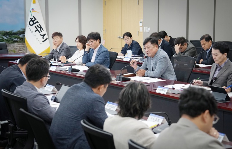 박관열 광주시장이 11일‘지역 상생 직통TF’ 회의에서 발언을 하고있다. /광주시