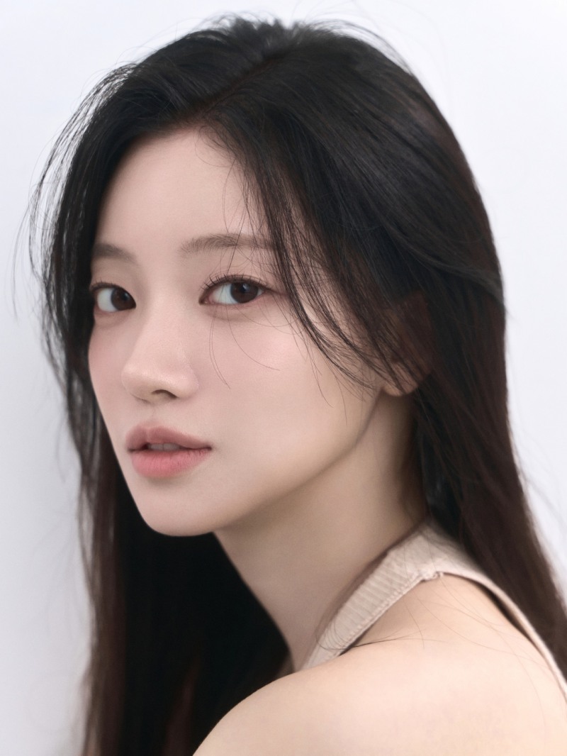 ‘면회’ 김수아, 80분 꽉 채운 섬세한 열연…눈빛+호흡만으로 완성한 깊은 여운
