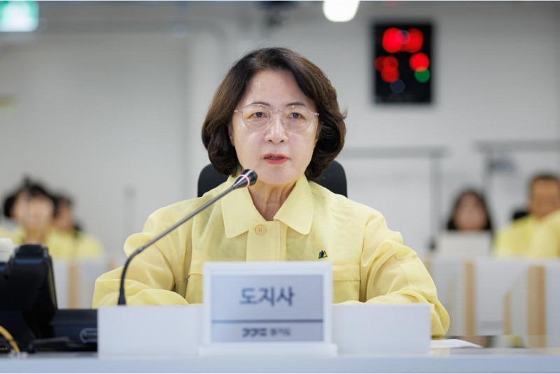 18일 오전 경기도청 전시종합상황실에서 열린 2026년 을지연습 최초 상황보고 회의에서 추미애 경기도지사가 당부 말을 하고 있다. /경기도