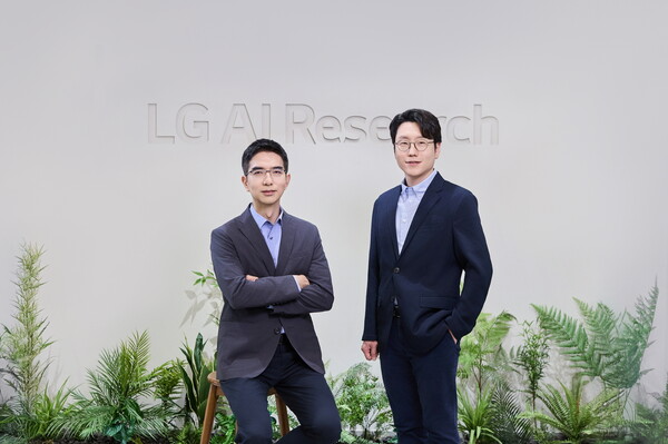 이홍락(왼쪽)·임우형 LG AI연구원 공동 연구원장. 사진=LG 제공