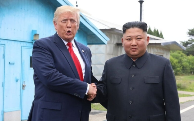 (상보) "트럼프, 김정은과 연내 회담 추진…11월 APEC 가능성" WSJ