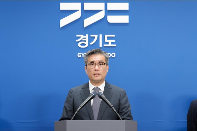 19일 오전 경기도청 브리핑룸에서 정두석 기조실장이 2026년 제2회 추가경정예산안 관련 기자회견을 하고있다./경기도