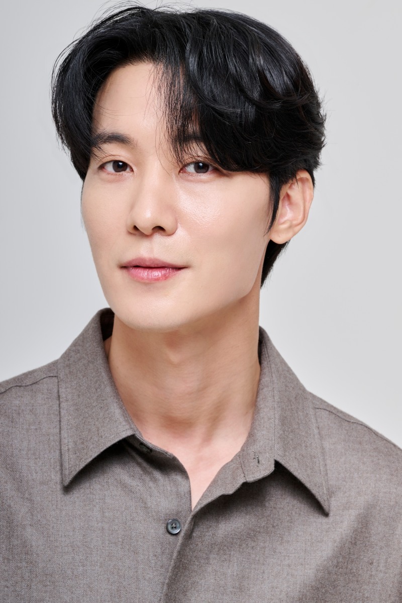 장률, 영화 '암살자(들)' 출연…유해진과 호흡