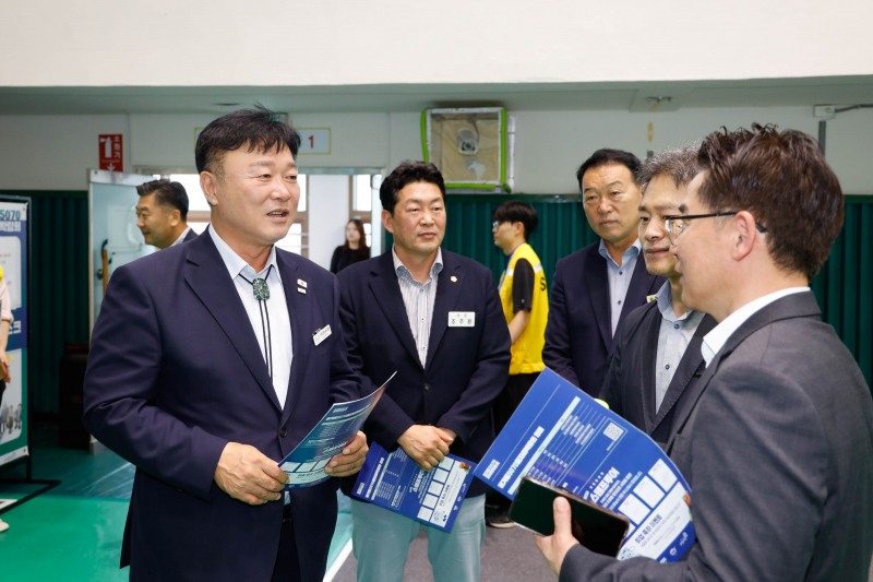 성수석 이천시장이 ‘2026 이천시 경기활성화 페스타’를홍보하고있다. /이천시