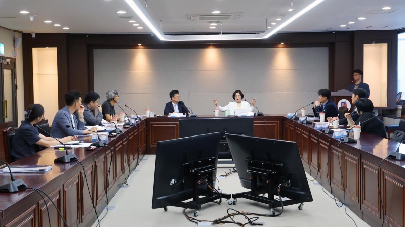 '안성시 제5차 지방대중교통계획 및 노선 개편 수립 용역’ 착수보고 모습. /안성시
