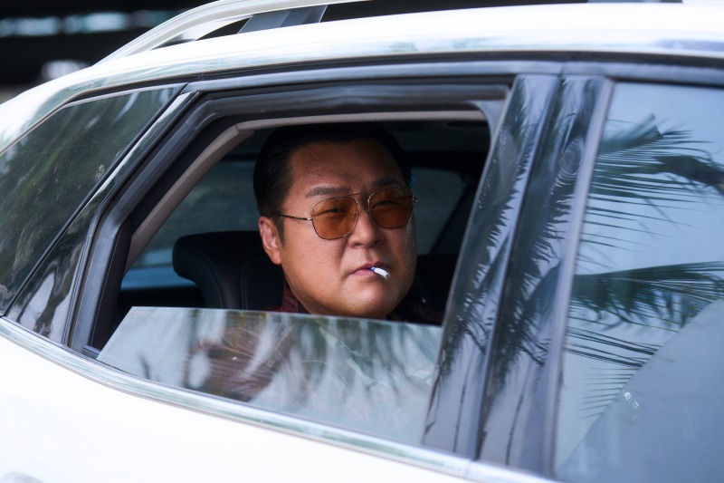 ‘타짜: 벨제붑의 노래’ 윤경호, 추석 극장가에 온다…두 태영의 목숨줄 쥔 조중환으로 변신