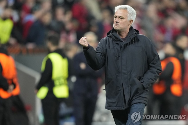 복귀전서 승리한 모리뉴 감독 / 사진=연합뉴스