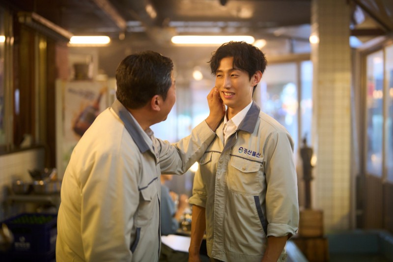 ‘부활남: 더 레드’ 강기영, 유쾌한 웃음 선사…구교환과 환상의 케미