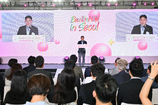 이준형 기획경제위원장이 ‘뷰티풀라이프 인 서울 개막식’에서 축사하고 있다./서울특별시의회