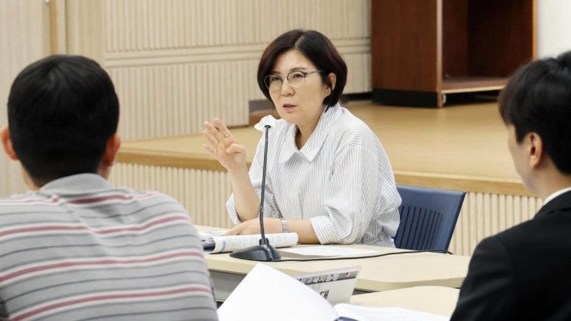 김보라 안성시장이 회의에서 발언을 하고있다. /페북 캡처